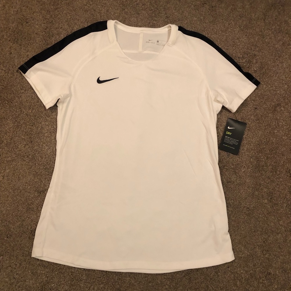 Nike Dri-Fit Women’s Soccer Top New w Tags!